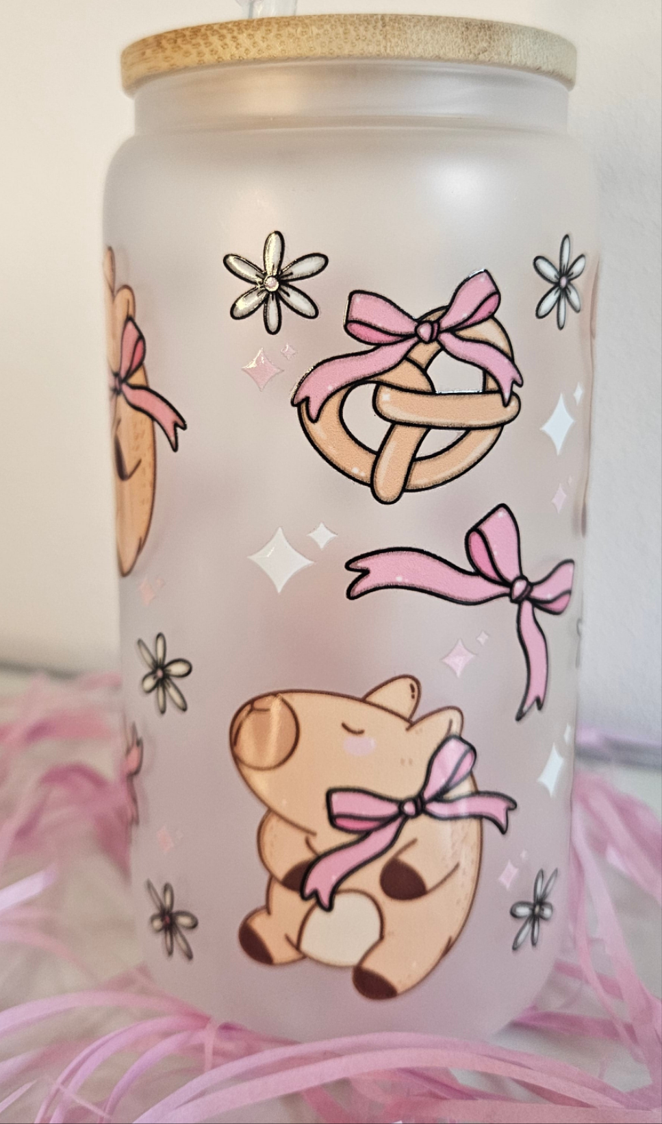 Capybara Glas mit Schleifenstrohhalm