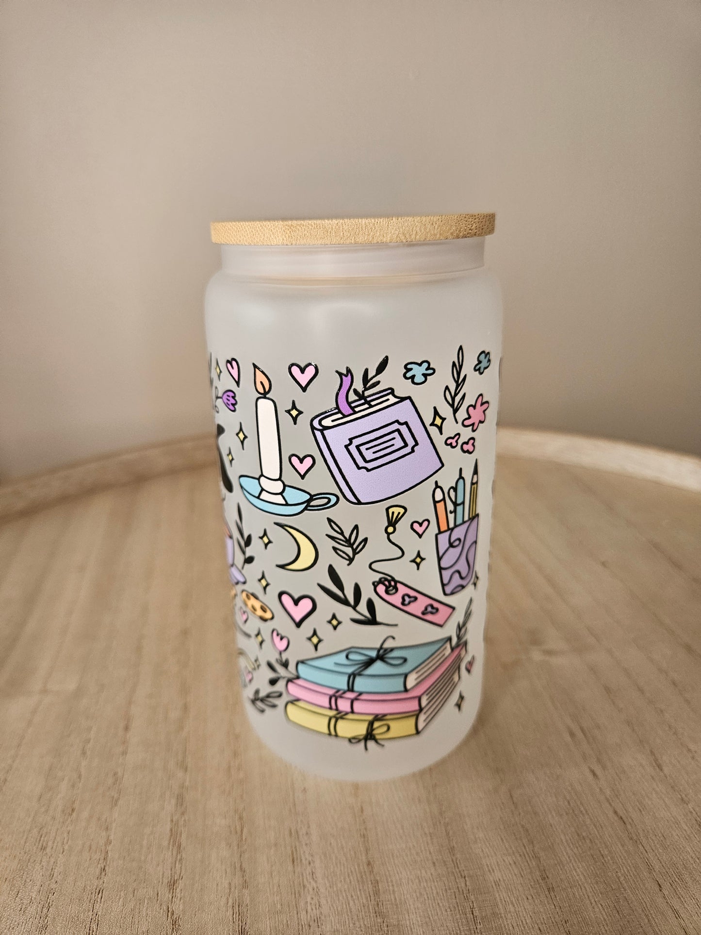 Bookaholic frosted Glas mit Bambusdeckel