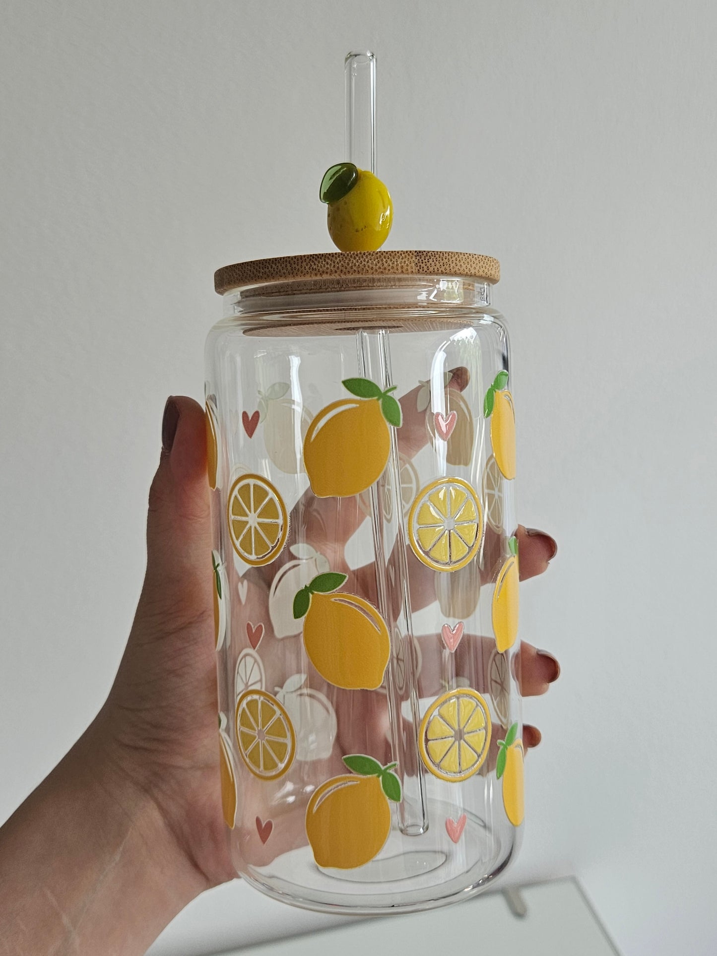 Zitronen Glas mit Glasstrohhalm