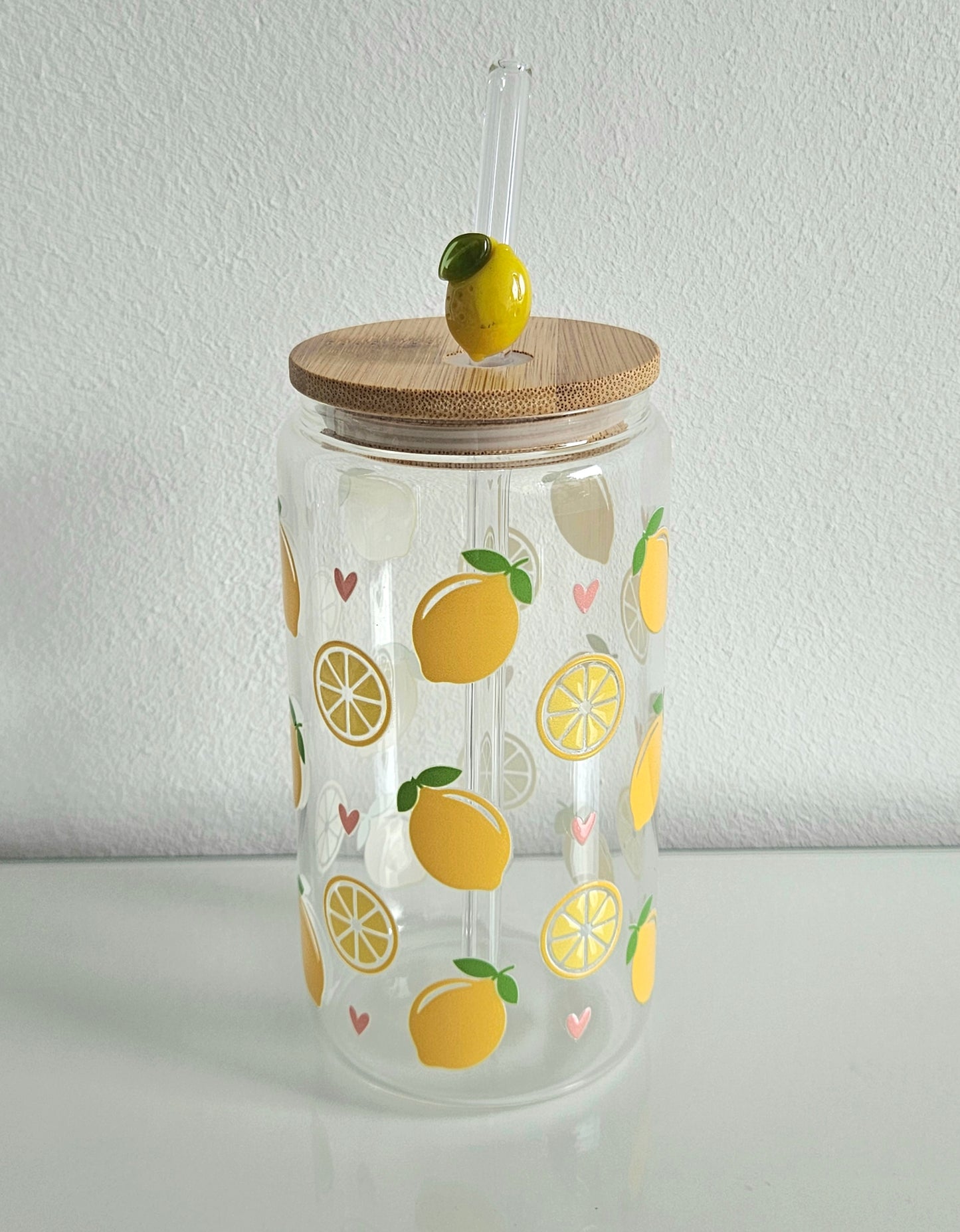 Zitronen Glas mit Glasstrohhalm