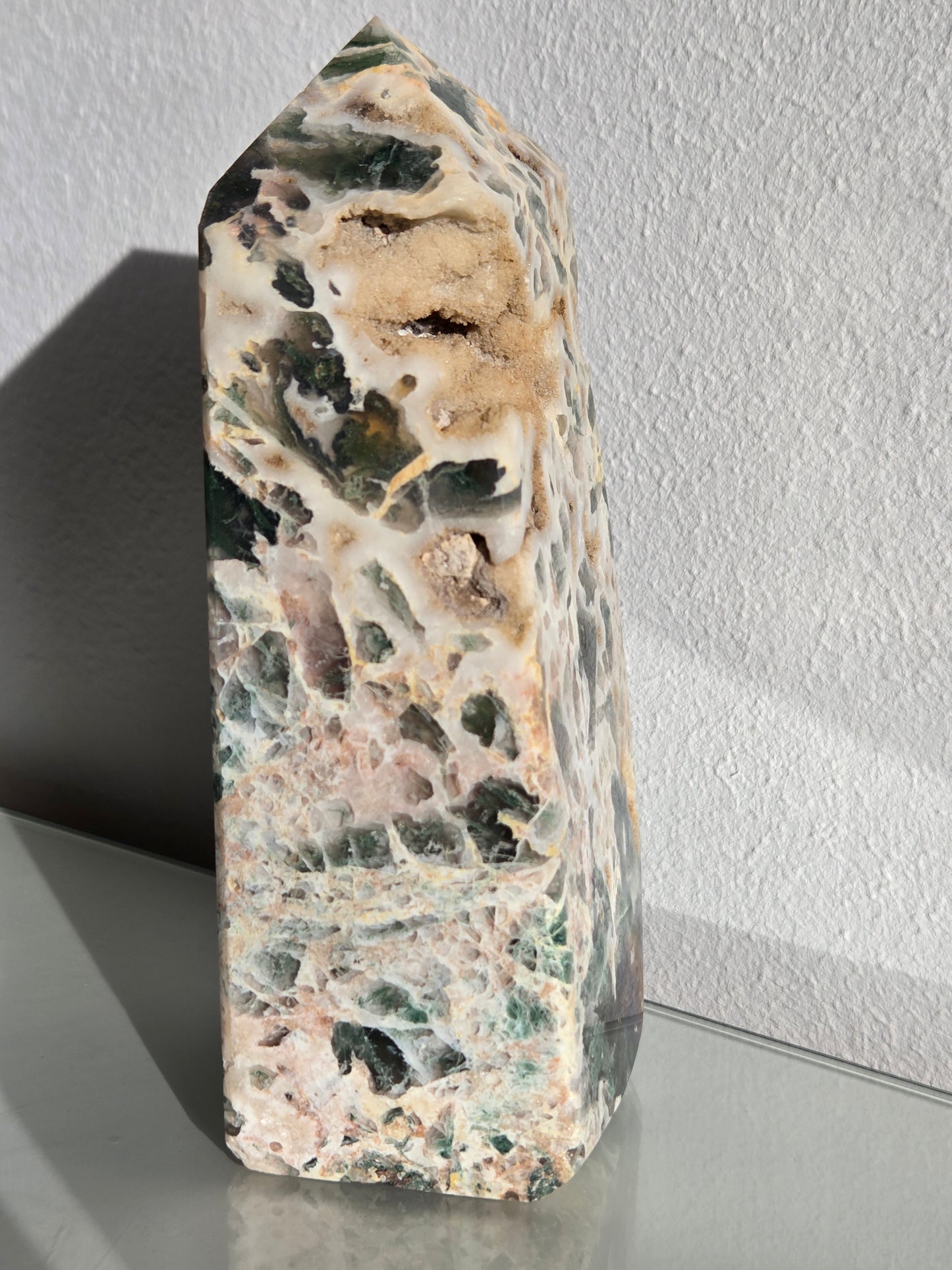 Ocean Jasper Freeform / Tower mit natürlicher Druzy-Struktur