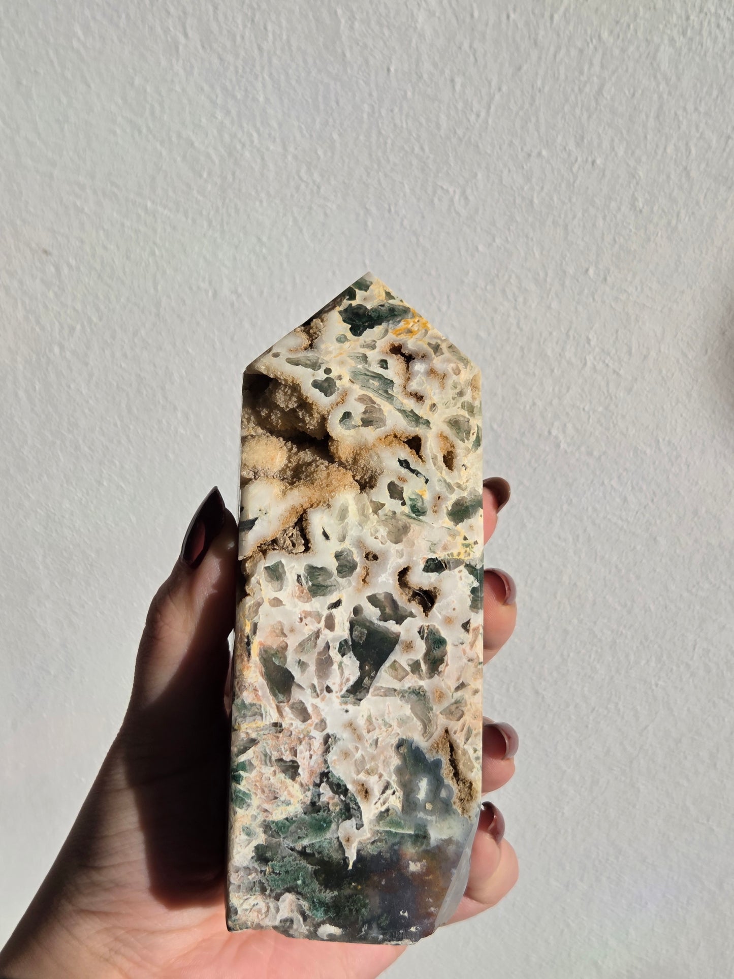 Ocean Jasper Freeform / Tower mit natürlicher Druzy-Struktur