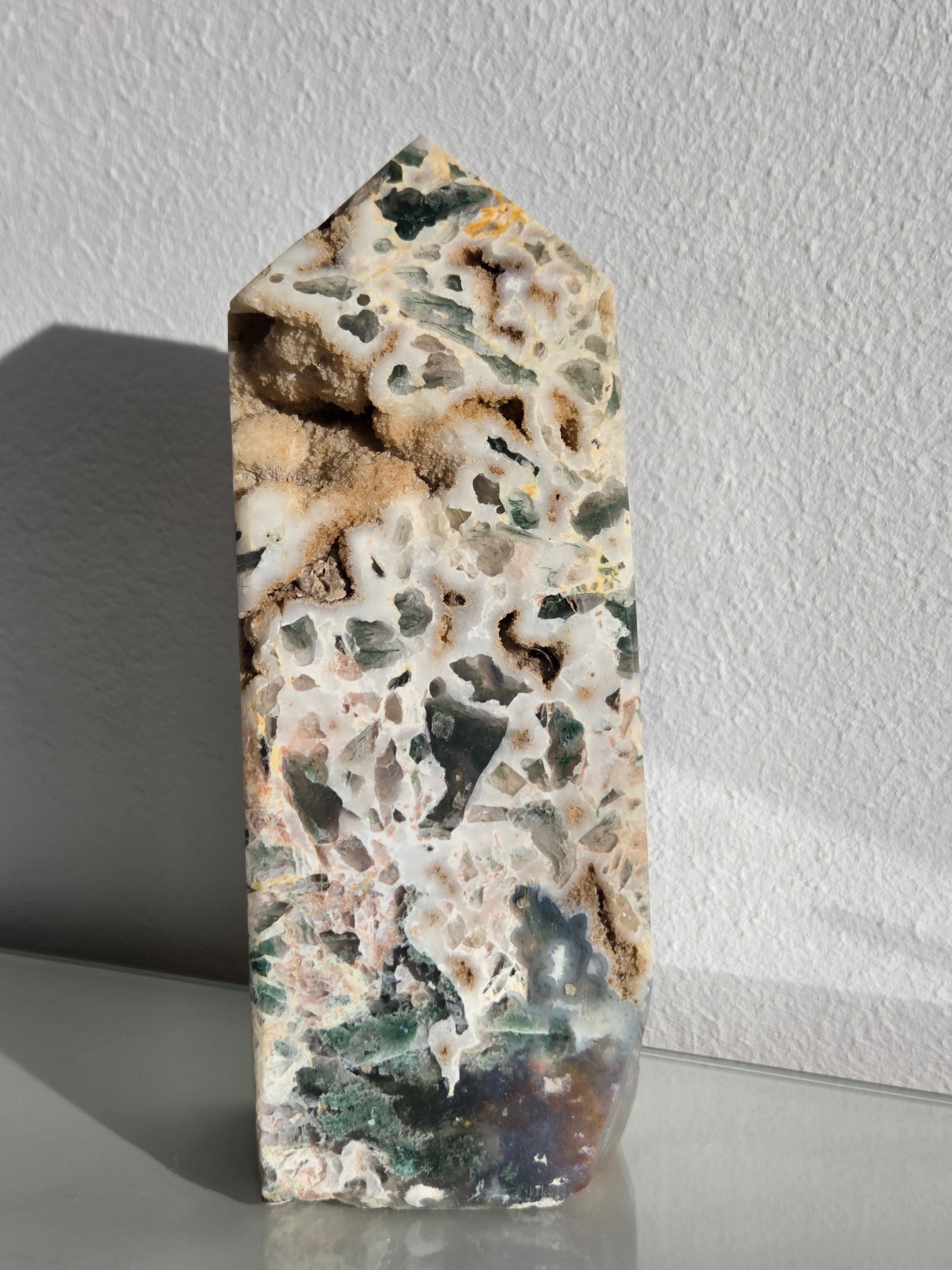 Ocean Jasper Freeform / Tower mit natürlicher Druzy-Struktur