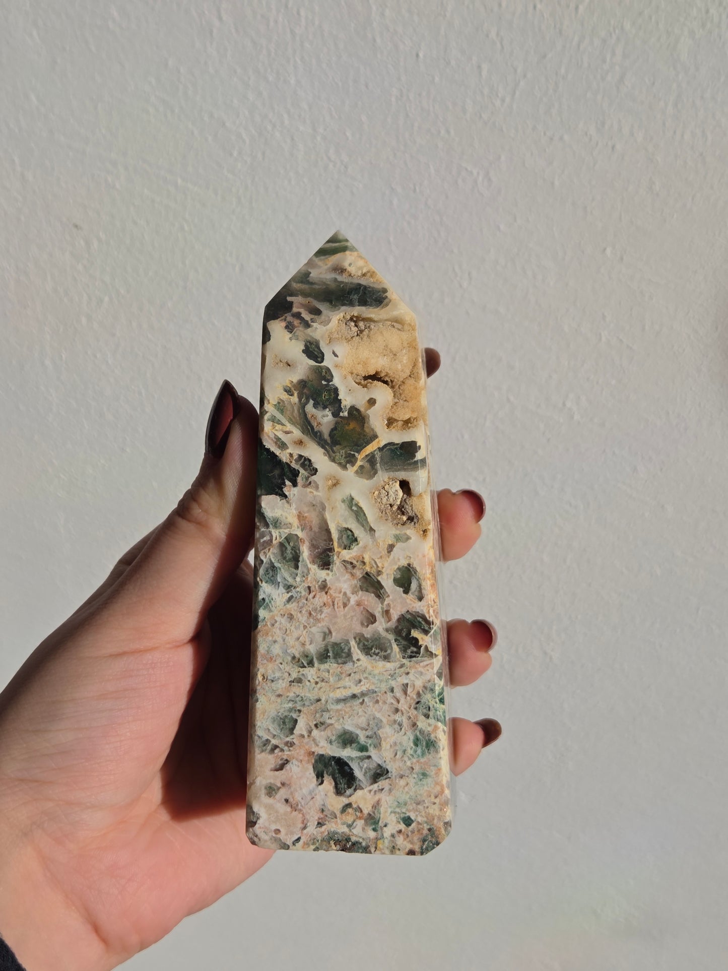 Ocean Jasper Freeform / Tower mit natürlicher Druzy-Struktur
