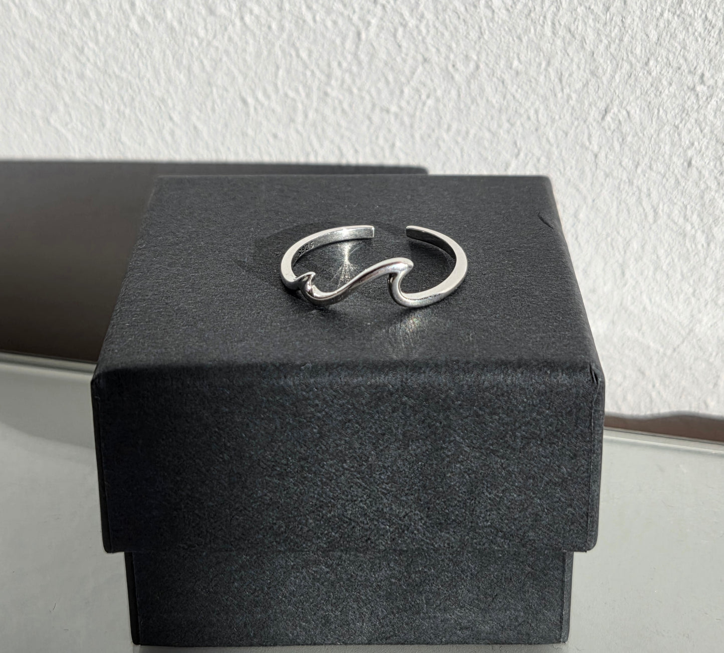 Waves Ring