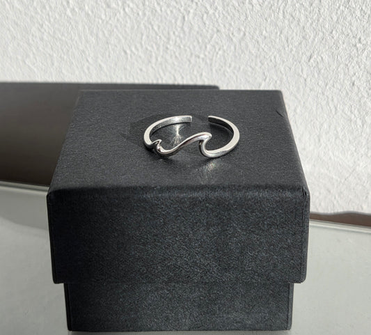 Waves Ring