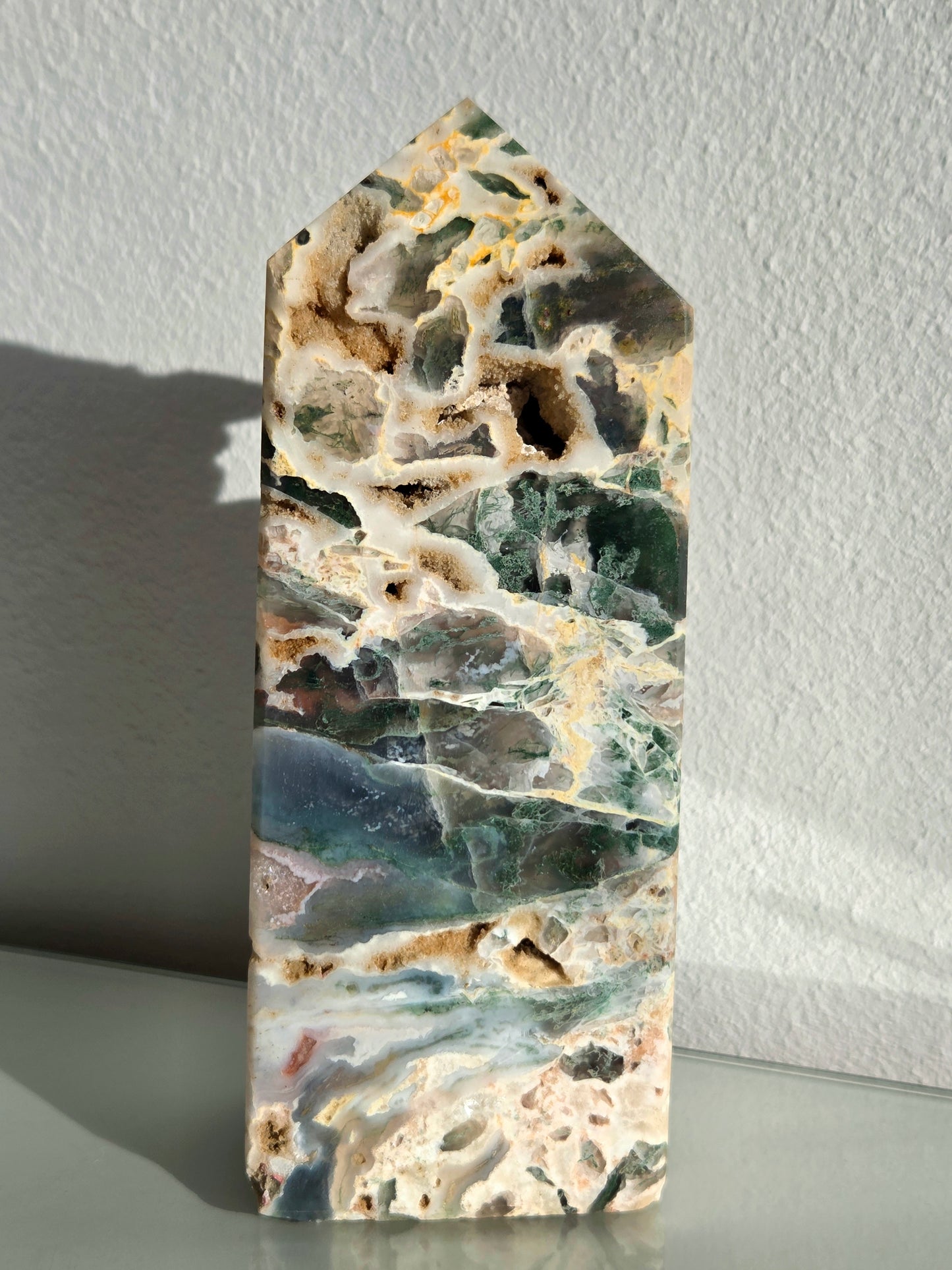 Ocean Jasper Freeform / Tower mit natürlicher Druzy-Struktur